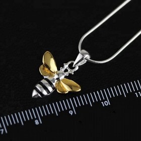 Delicate-design-Handmade-fine-silver-bee-pendant (4)